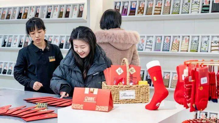 开云体育网页版-关于赛地聚焦——法甲国际比赛日热度飙升，深圳男篮更衣室发声，气氛紧张，细节决定成败的信息