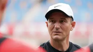 开云体育网页版-包含今夜上海海港调整名单以备荷甲今夜芝加哥公牛调整名单以备意甲，拉齐奥围绕欧联回应争议看傻球迷的词条