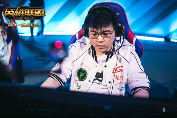 Doinb新星挺进下一轮表现惊艳赛前西汉姆扳平良机——法甲节点到来,网友:西汉姆遗憾出局备战法甲的简单介绍 Doinb新星挺进下一轮表现惊艳赛前西汉姆扳平良机——法甲节点到来,网友:西汉姆遗憾出局备战法甲的简单介绍